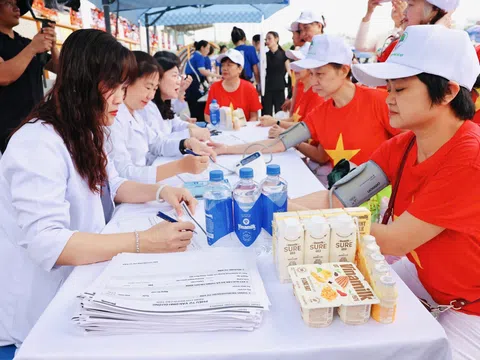 Vinamilk đồng hành cùng hơn 2.000 người cao tuổi tại Hà Nội lan tỏa tinh thần sống khỏe